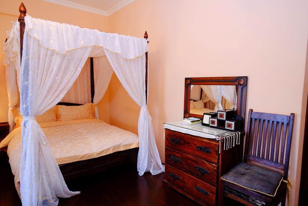 Moon House B&B Hualien City Exterior photo