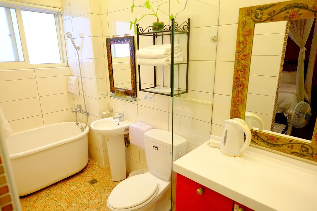 Moon House B&B Hualien City Exterior photo